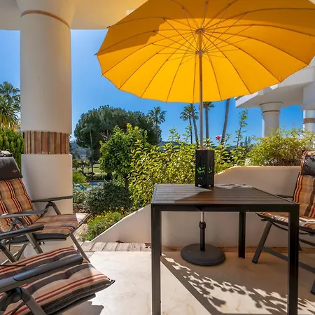 Stylish In Golf - Pass The Keys Apartment *