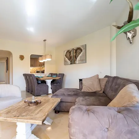 Apartment Stylish In Golf - Pass The Keys *